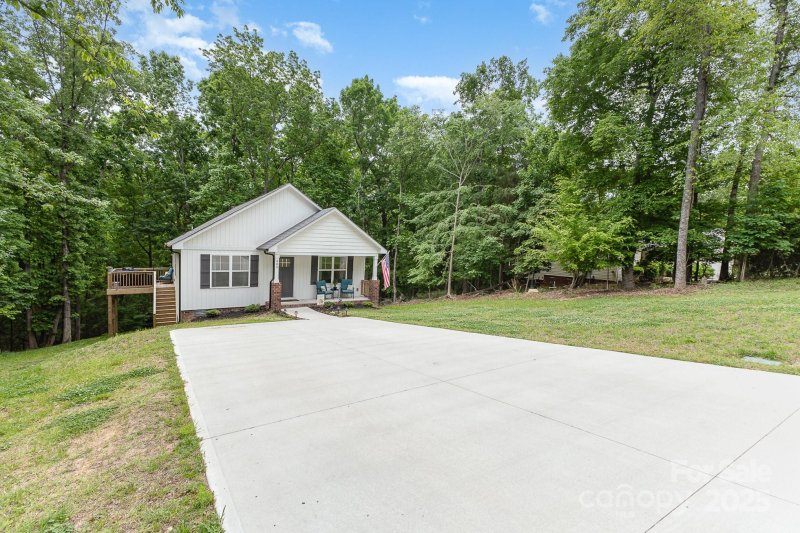 Property image 5 at 409 Woodcrest Lane, Albemarle, NC 28001