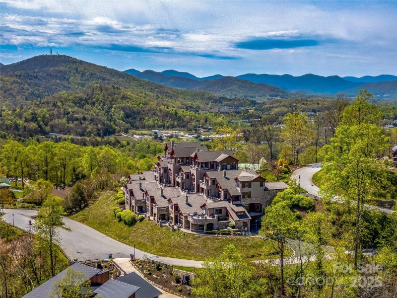 Property image 3 at 4 Chimney Crest Drive, Asheville, NC 28806