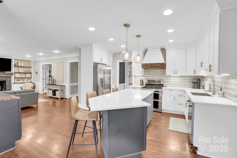 Property image 2 at 9809 Hanover Hollow Drive, Charlotte, NC 28210