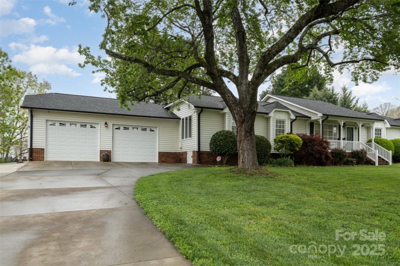 Property image 3 at 106 S Oakwood Drive, Kings Mountain, NC 28086