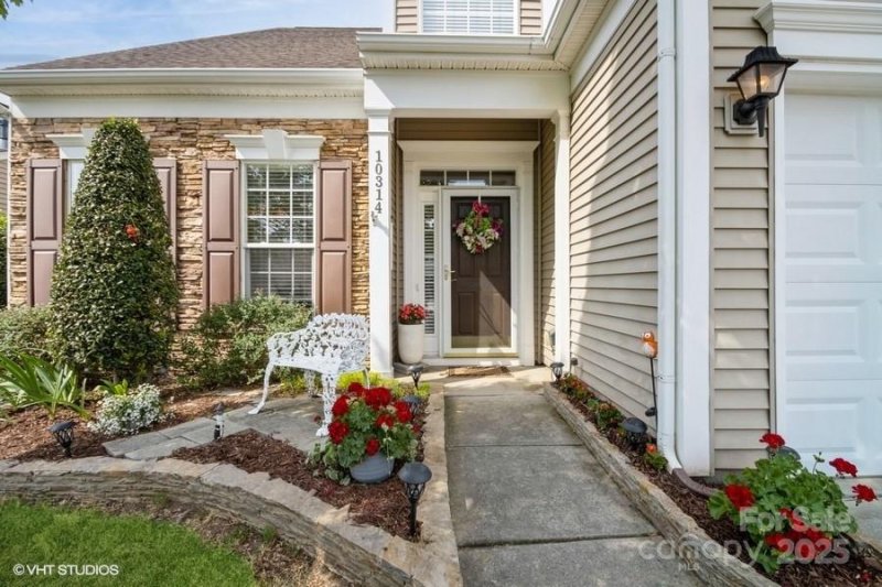 Property image 3 at 10314 Threatt Woods Drive, Charlotte, NC 28277