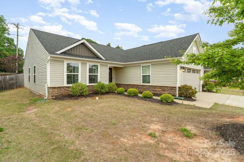 Property image 2 at 4219 Mackinnon Drive, Charlotte, NC 28214