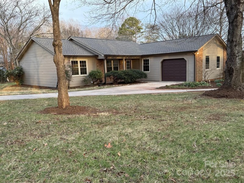 Property image 3 at 3498 Yorkland Drive, Hickory, NC 28601