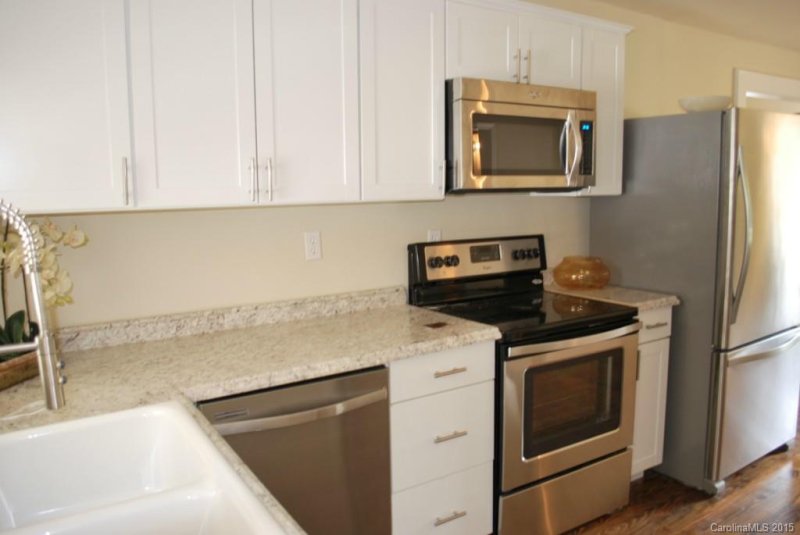 Property image 2 at 108 Greenwood Avenue, Belmont, NC 28012