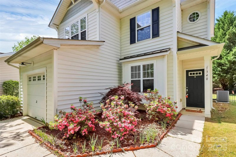 Property image 2 at 1340 Hammond Drive, Matthews, NC 28104