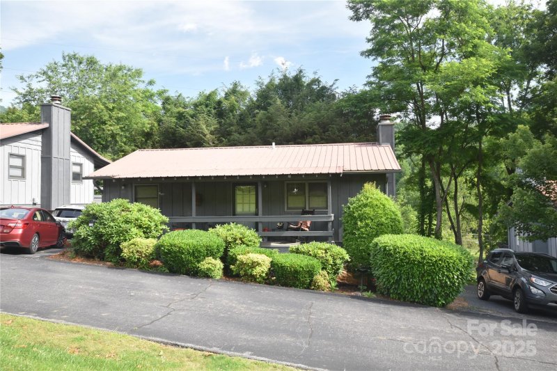 Property image 2 of 134 Raven Ridge in Raven Ridge, Maggie Valley, NC 28751
