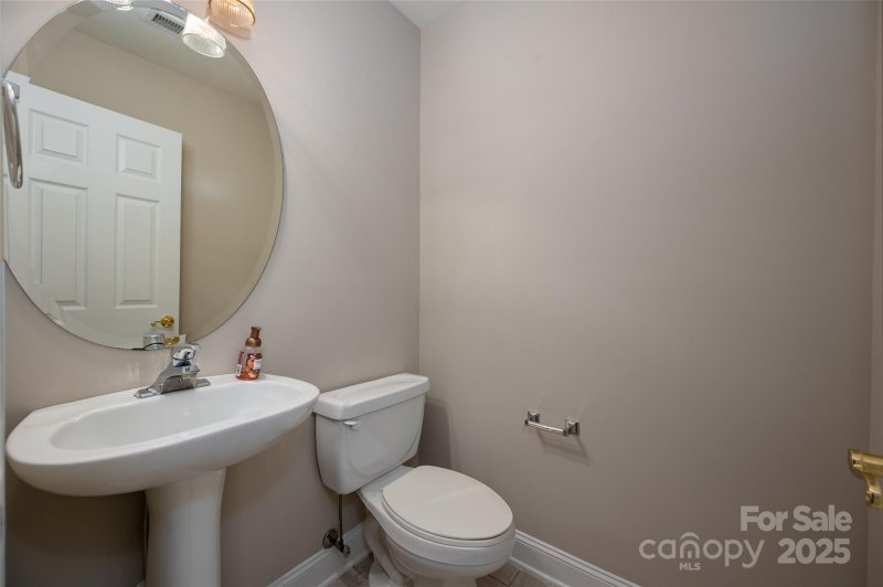 Property image 4 at 2412 Laura Drive, Charlotte, NC 28212