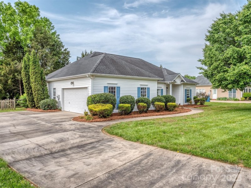 Property image 2 at 2603 Willis Drive, Harrisburg, NC 28075