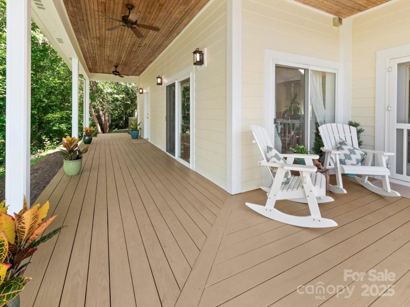 Property image 5 of 80 Ivy Cove Road in Laurel Woods, Fairview, NC 28730