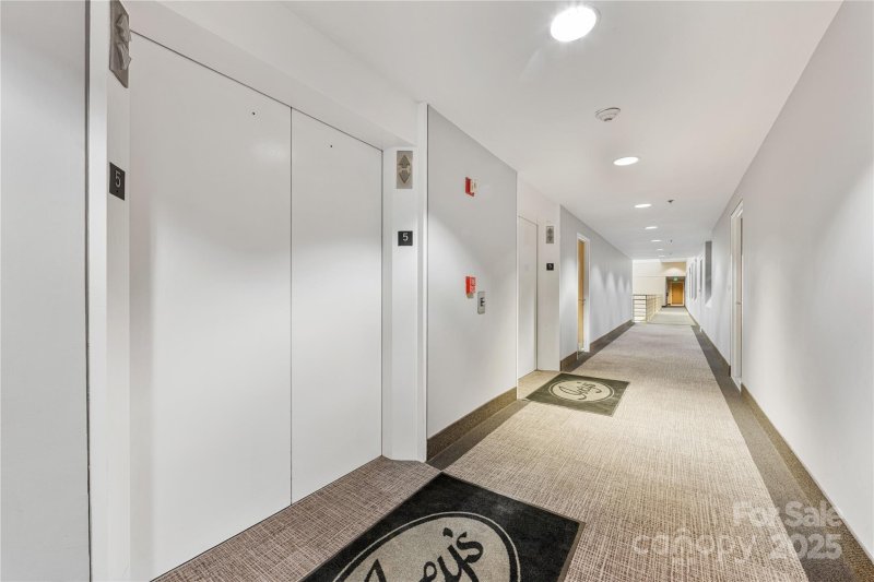 Property image 3 at 127 N Tryon Street, Charlotte, NC 28202