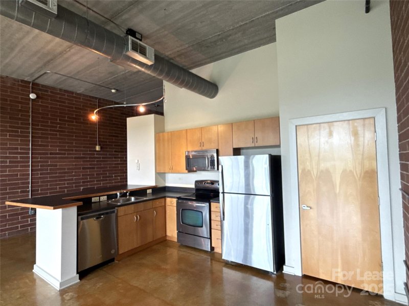 Property image 3 at 626 N Graham Street, Charlotte, NC 28202