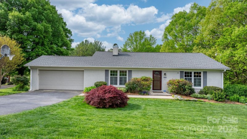 Property image 2 at 5486 Suttlemyre Lane, Hickory, NC 28601