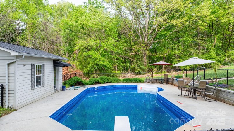 Property image 3 at 5486 Suttlemyre Lane, Hickory, NC 28601