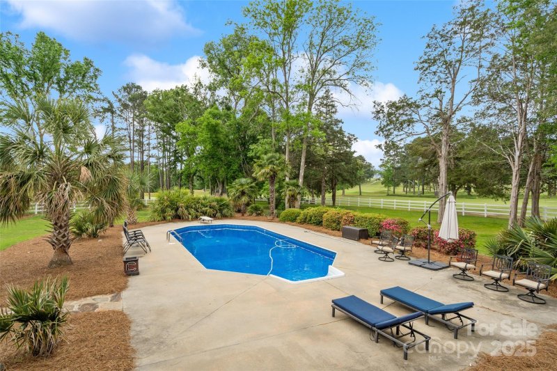 Property image 4 of 172 Fairway Circle in Country Club Estates, Rock Hill, SC 29730
