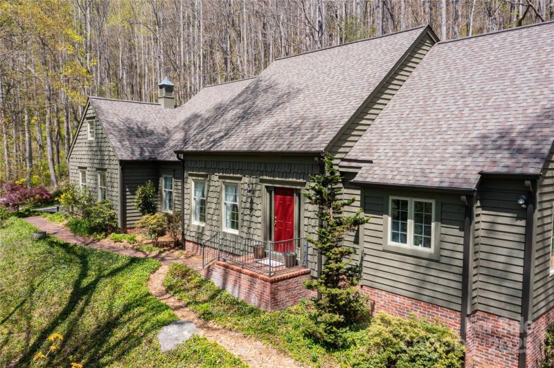 Property image 2 of 723 Merrills Cove Road in Merrills Ridge, Asheville, NC 28803