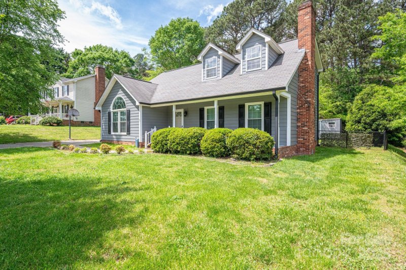 Property image 2 at 2439 Caswell Court, Gastonia, NC 28054