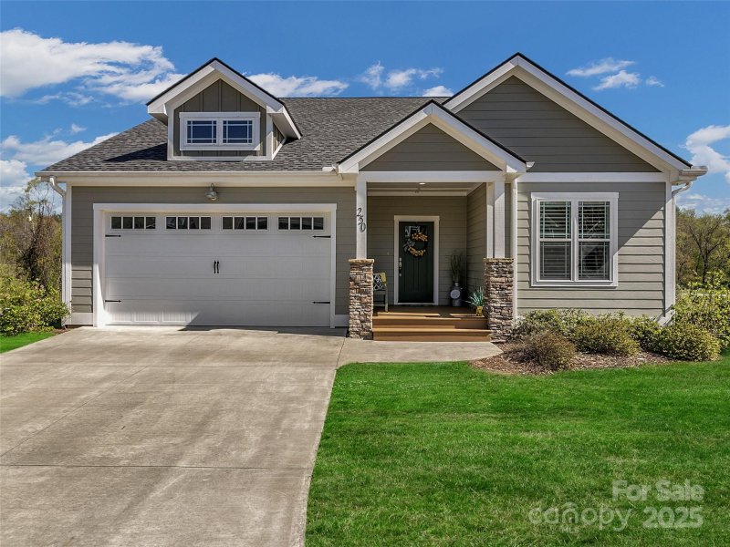 Property image 3 at 250 Leyland Circle, Hendersonville, NC 28792