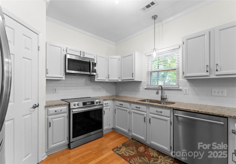 Property image 4 at 6101 Park Hill Road, Charlotte, NC 28277