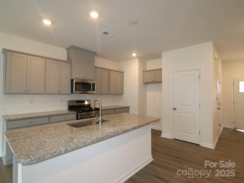 Property image 2 of 1133 Overbrook Place in Canterbury Station, Wingate, NC 28174