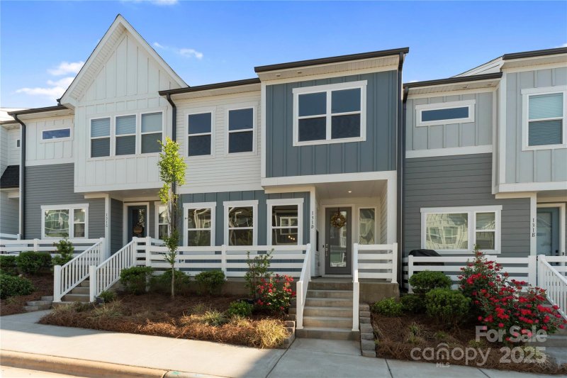 Property image 2 at 131 Berkeley Avenue, Mooresville, NC 28117