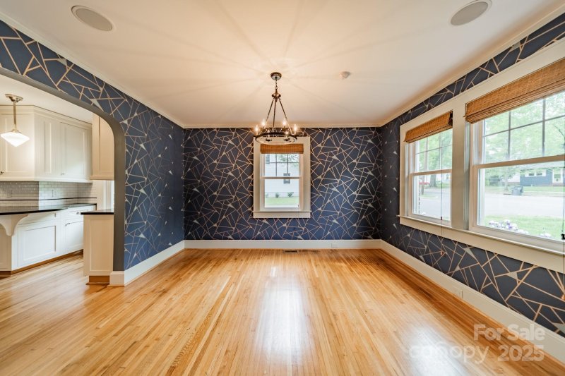 Property image 5 at 2400 Commonwealth Avenue, Charlotte, NC 28205