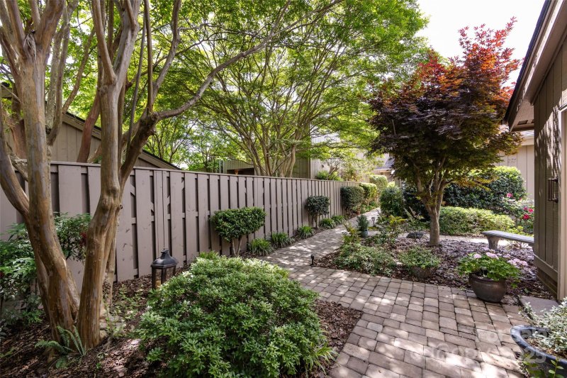 Property image 3 at 5128 Dunes Court, Charlotte, NC 28226