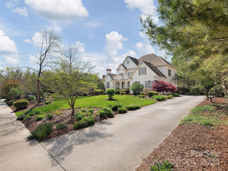 Property image 2 at 521 Pinchot Drive, Asheville, NC 28803