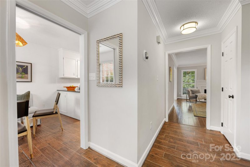 Property image 3 at 4360 Woodglen Lane, Charlotte, NC 28226