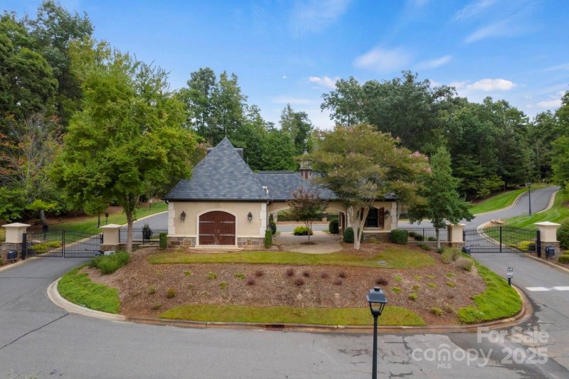 Property image 2 of 1029 Glade Spring Court in Reflection Pointe, Belmont, NC 28012