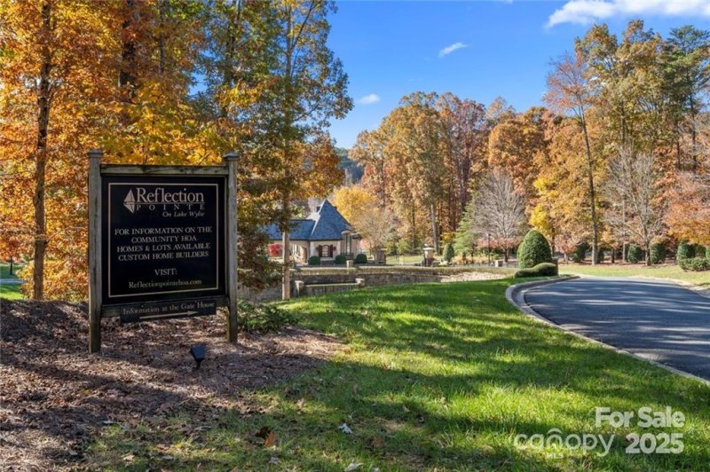 Property image 4 of 1029 Glade Spring Court in Reflection Pointe, Belmont, NC 28012