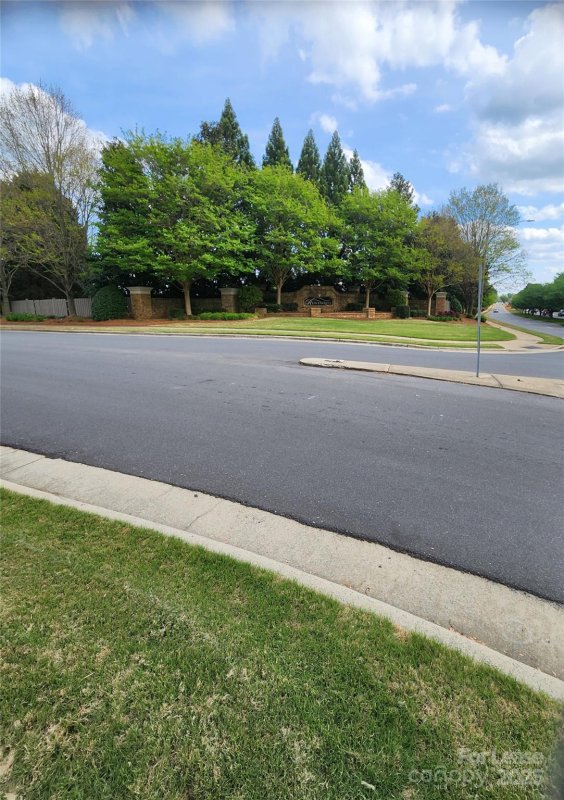 Property image 3 at 10405 Verdugo Drive, Charlotte, NC 28277