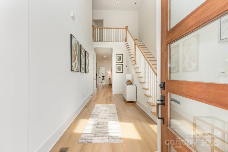 Property image 4 at 933 Tennyson Drive, Charlotte, NC 28208