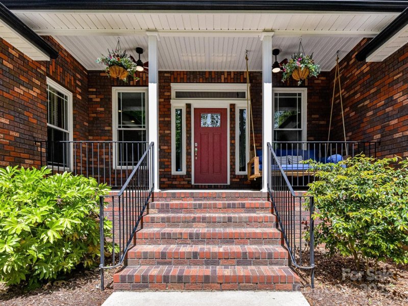 Property image 3 at 4301 Middle Stream Road, Charlotte, NC 28213