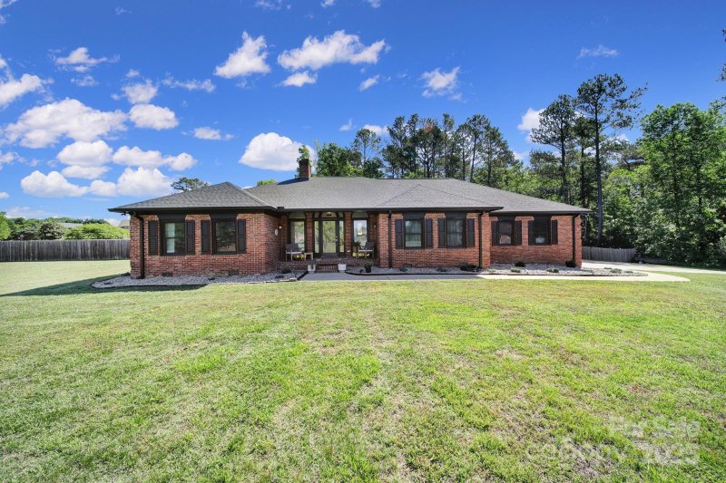 3270 Kings Row Drive