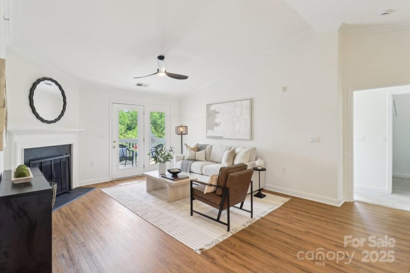 Property image 3 at 9027 Mcdowell Creek Lane, Cornelius, NC 28031