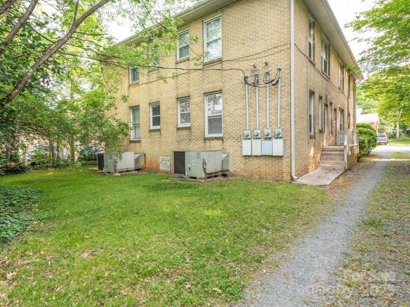 Property image 3 at 1512 Sunnyside Avenue, Charlotte, NC 28204