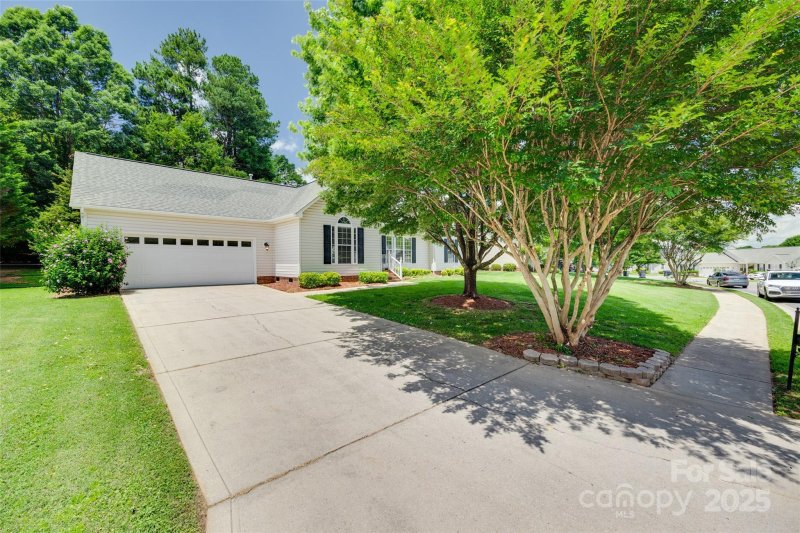 Property image 2 at 605 Summey Farm Drive, Dallas, NC 28034