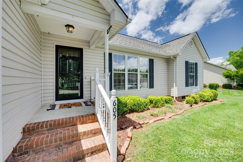 Property image 3 at 605 Summey Farm Drive, Dallas, NC 28034