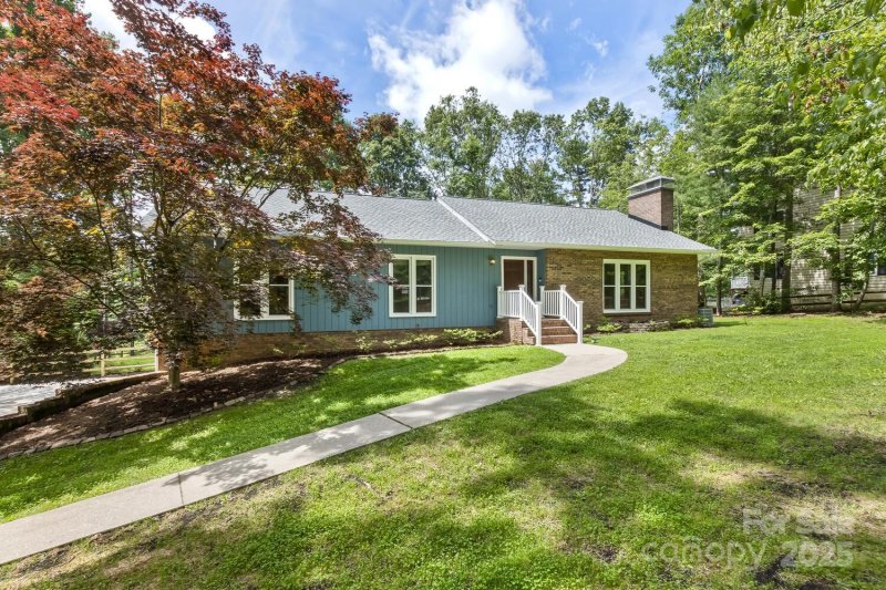 Property image 2 at 27 Glen Crest Drive, Arden, NC 28704