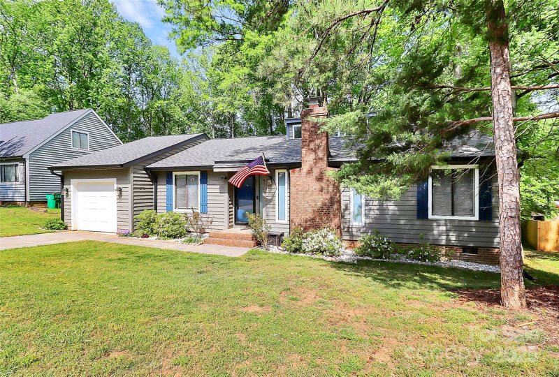 Property image 2 at 6712 Santa Maria Lane, Charlotte, NC 28227