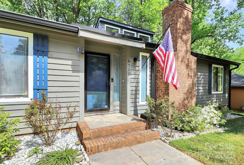 Property image 3 at 6712 Santa Maria Lane, Charlotte, NC 28227
