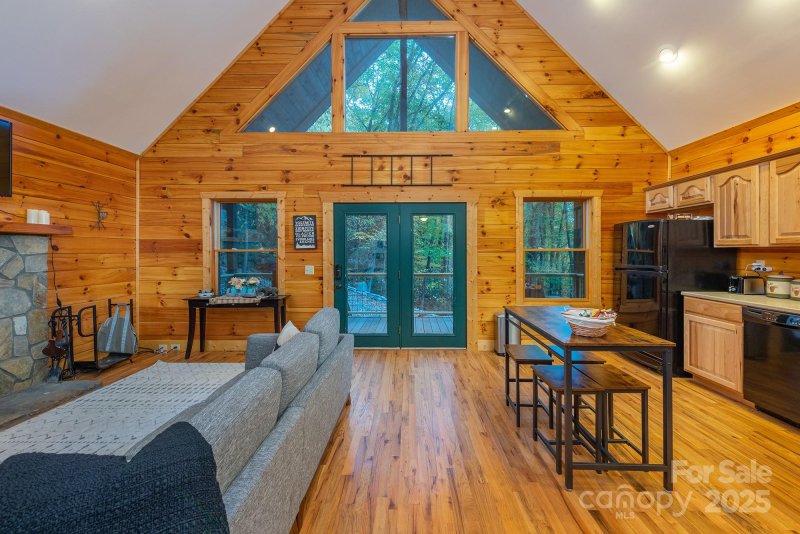 Property image 2 of 100 Candlemaker Trail in Sheepback Mountain, Maggie Valley, NC 28751