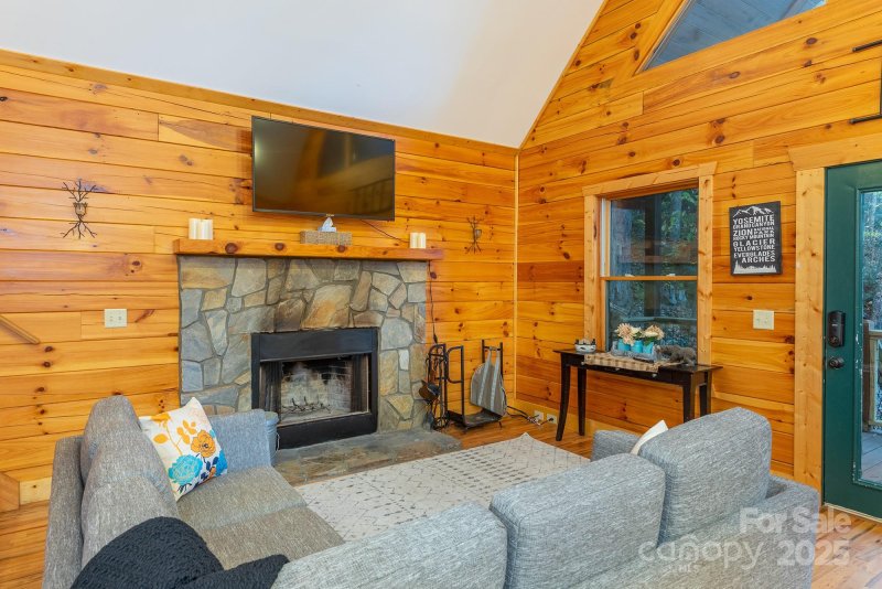 Property image 3 of 100 Candlemaker Trail in Sheepback Mountain, Maggie Valley, NC 28751