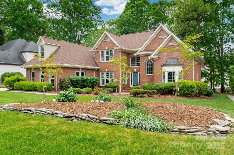 Property image 2 of 15535 Eagleview Drive in Riverpointe, Charlotte, NC 28278