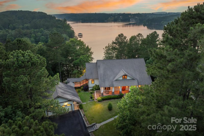 Property image 3 at 2071 Starboard Lane, Connelly Springs, NC 28612