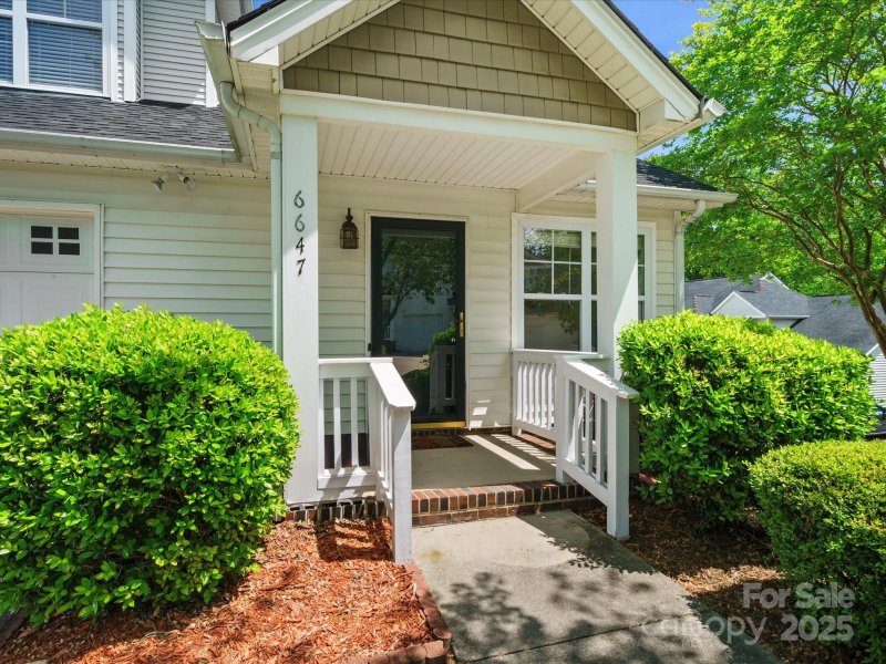 Property image 3 at 6647 Vlosi Drive, Charlotte, NC 28226