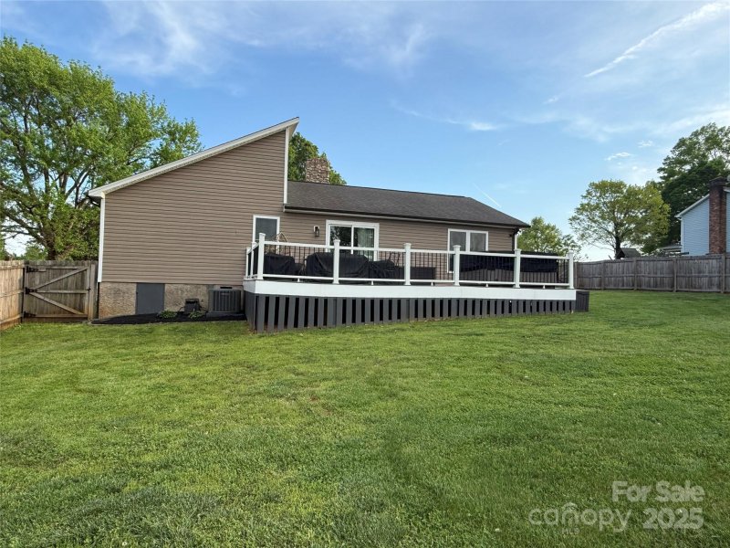 Property image 4 at 5050 Forest Ridge Drive, Hickory, NC 28602