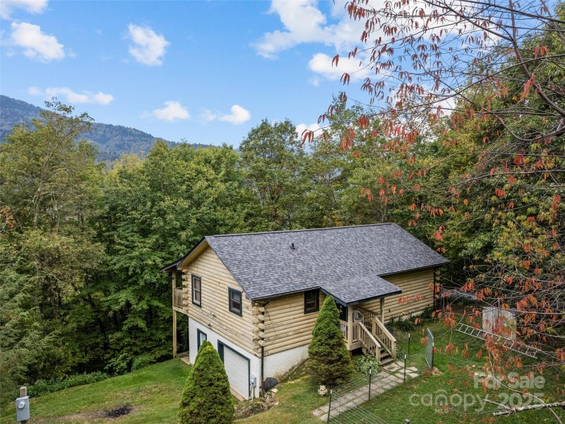Property image 2 of 173 Blizzard Ridge in Cranberry Falls, Maggie Valley, NC 28751