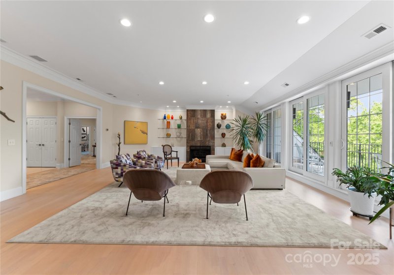 Property image 4 of 974 Queens Road in Myers Park, Charlotte, NC 28207