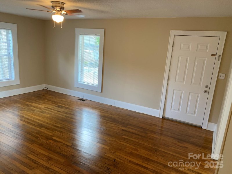 Property image 2 at 208 Parker Avenue, Mooresville, NC 28115